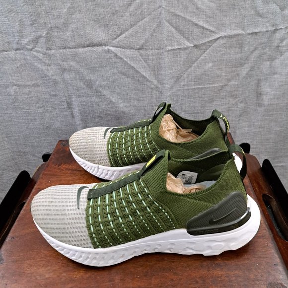 Nike Other - Nike React Phantom Run Flyknit 2 Mens Road Running Shoes Green Sz 10